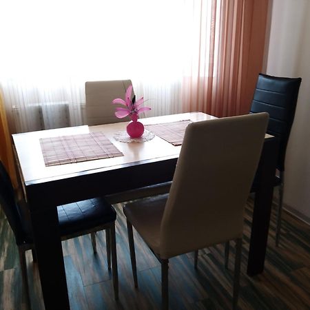 Appartement Новобудова Центр à Lutsʼk Chambre photo