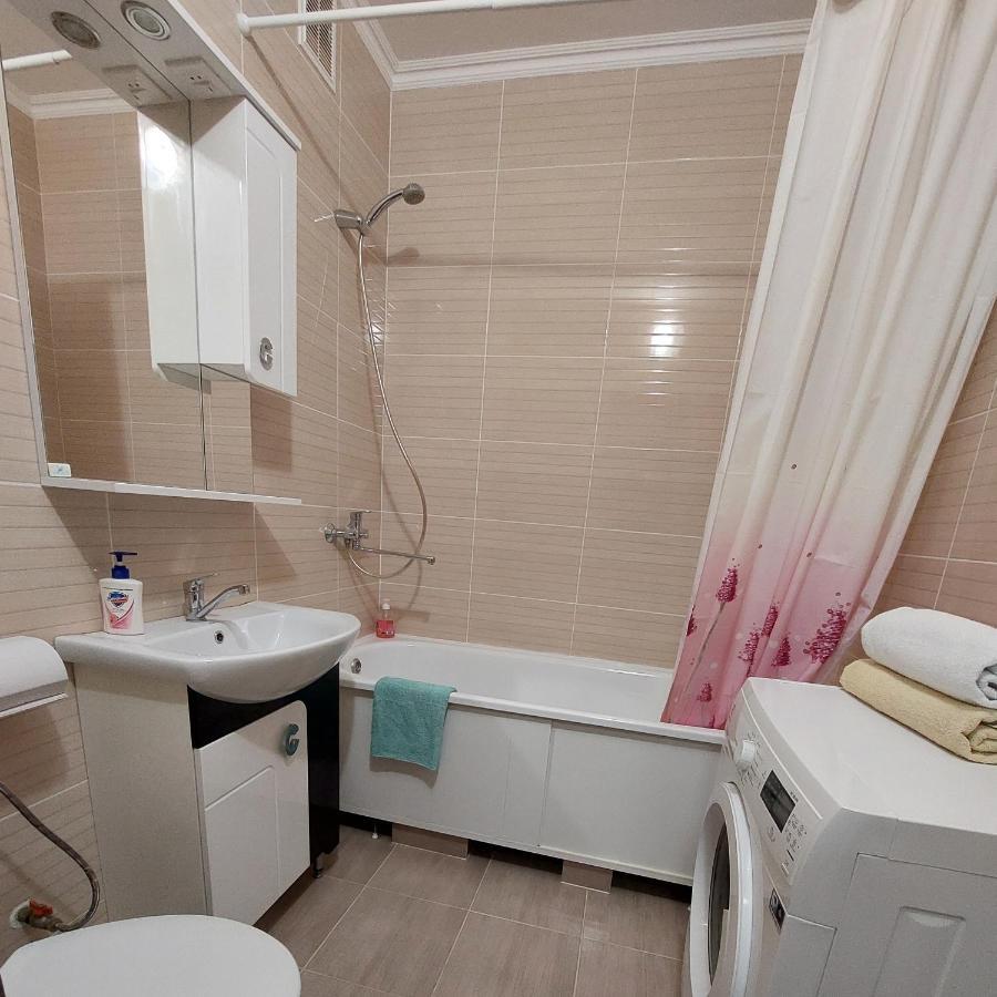 Appartement Новобудова Центр à Lutsʼk Extérieur photo